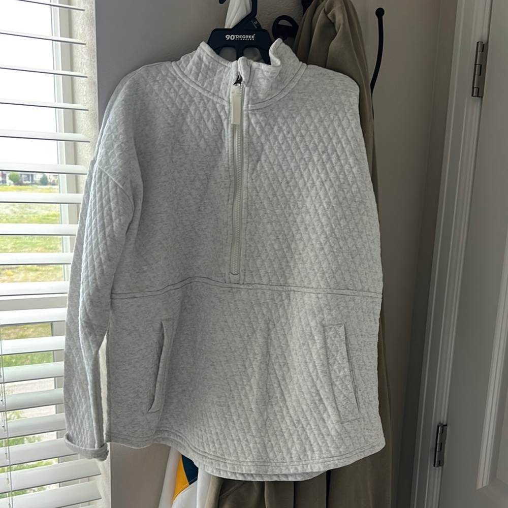 Quilted Half-Zip Pullover in Light Gray